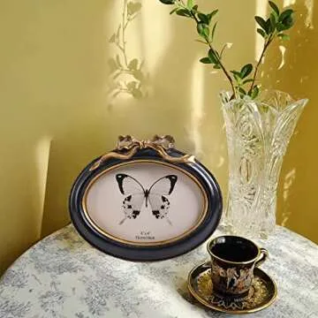 Elegant SIKOO Vintage Picture Frame for Cherished Memories