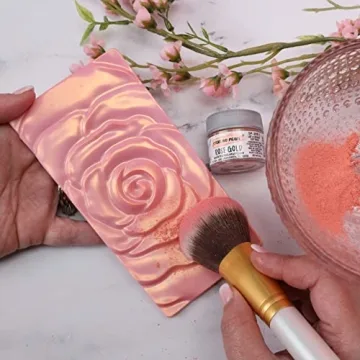 Edible Shimmer Powder for Stunning Cake Decorations