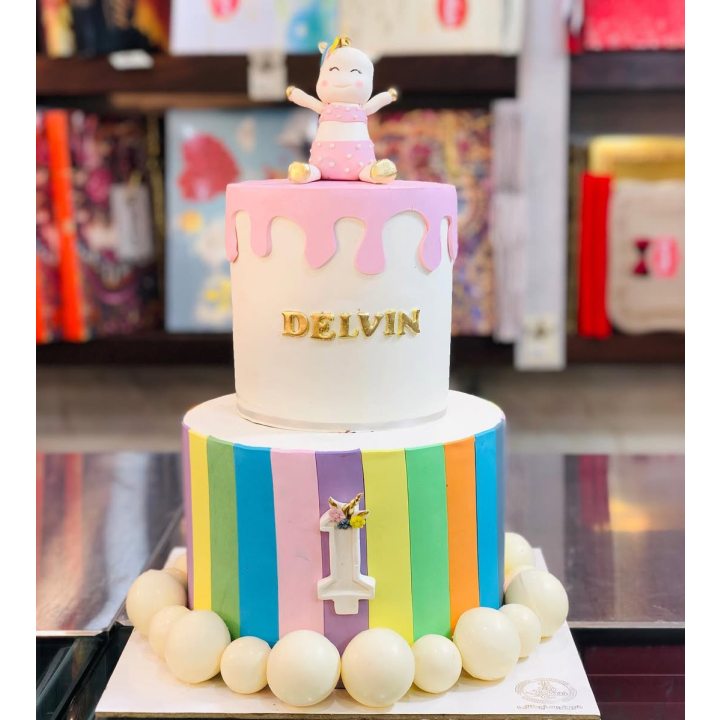 کیک تولد اسب تک‌شاخ پاستلی کودک شاخ طلایی و یونیکورن