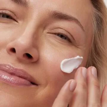 Summer Fridays Rich Cushion Face Cream - Ultra Plumping Barrier Repair Cream + Makeup Primer - Infuses Skin with Rich Hydration from Glycerin + Squalane - Non-Comedogenic + Fragrance-Free (1.69 Oz)