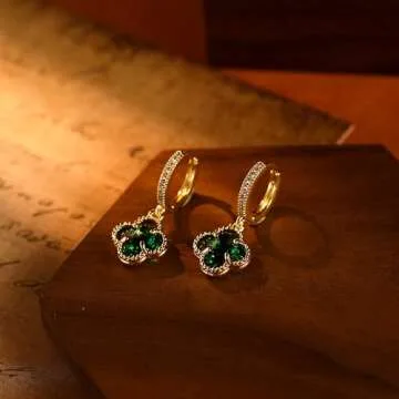 Ladies Heart Earrings, Cute Lucky stud earring, Four Leaf Clover Earrings Delicate stud Earrings, Suitable for Women Holiday Jewelry, 925 Silver Needle,Gold Plated, Cubic Zirconia, (Greener)