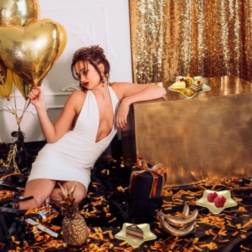 Elegant Vesici Gold Star Shaped Disposable Party Plates