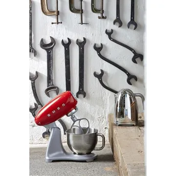 Smeg Retro Electric Kettle with 7 Temperature Settings