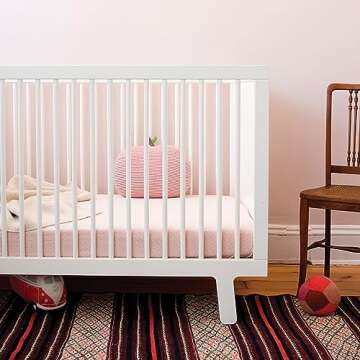 Oeuf Sparrow Crib: Stylish & Adjustable White Design