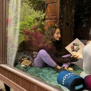 Hotkoko Lightweight Puffy Blanket for Camping & Travel