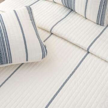 Great Bay Home King Reversible Quilt Bedding Set - All Season, Modern, Lightweight Bedspreads - White and Navy Striped Coverlets (Includes 1 Quilt, 2 Pillow Shams)