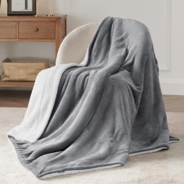 Bedsure Sherpa Fleece Throw Blanket - Cozy Soft Warmth