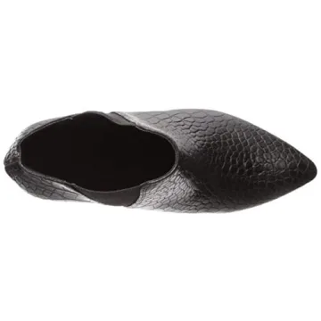 Elegant Kitten Heel Boot for Work and Outings