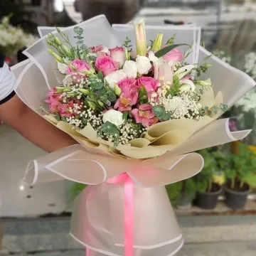 دسته‌گل خواستگاری رز و لیسیانتوس | ترکیب صورتی-سفید شی?...