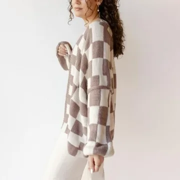 Giraropa Women Checkered Cardigan for Stylish Comfort