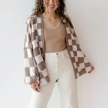 Giraropa Women Checkered Cardigan for Stylish Comfort