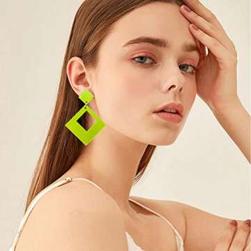 TIANHONGYAN Lightweight Unique 80s Retro Acrylic Dangle Earrings Geometric square Neon Drop Dangle Earrings for Women Party Costume Accessory (fluorescent green)