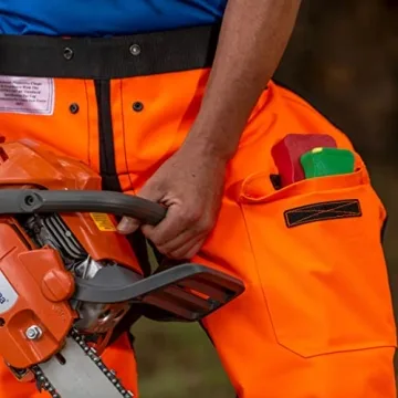 Notch Medium Chainsaw Chaps for Safety and Comfort