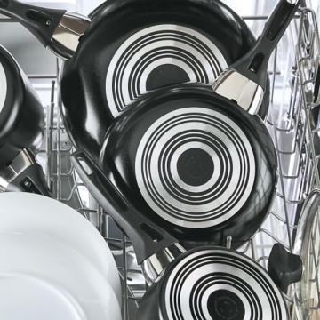 Farberware Jumbo Nonstick Cooker with Helper Handle 6 Quart