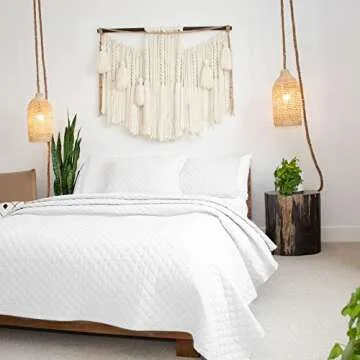 Jennifer Adams Diamond Quilted Blanket for Ultimate Comfort