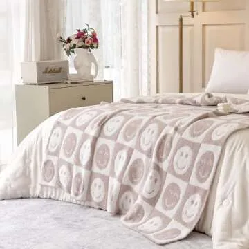 Cozy Ultra Soft Smiling Face Checkered Throw Blanket