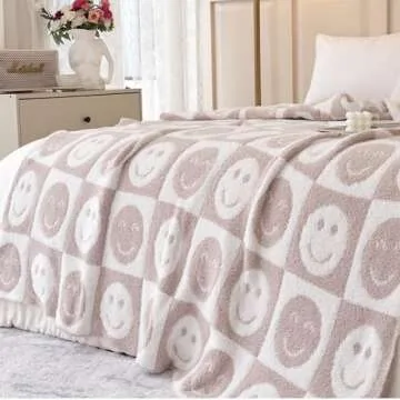 Cozy Ultra Soft Smiling Face Checkered Throw Blanket