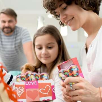 Blulu 30 Pieces Valentine Hearts Filled Candy Box Case Plastic Container Heart Candy Holder Party Favors Birthday for Valentine's Day Exchange Presents Party Supplies Prizes Carnival(Pink)