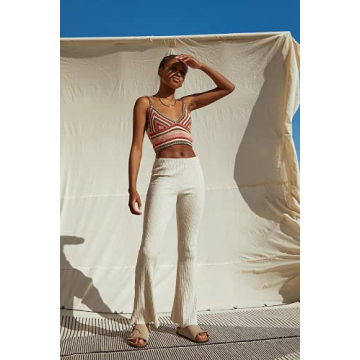 Trendy Halter Neck Crop Cami Top for Modern Women