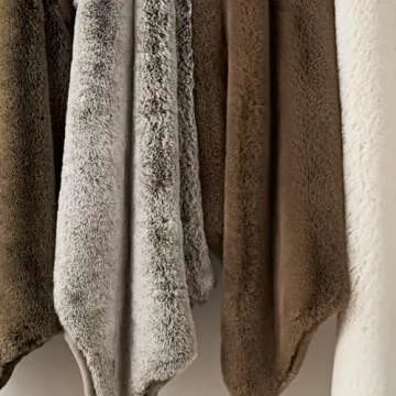 EVERGRACEHOME Luxury Soft Faux Chinchilla Fur Throw Blanket for Couch, Warm Thick Heavy Winter Throw Blanket 1220GSM for Bed, Fluffy Cozy Mink Blanket with Reversible Velvet, Arctic White, 60"x80"