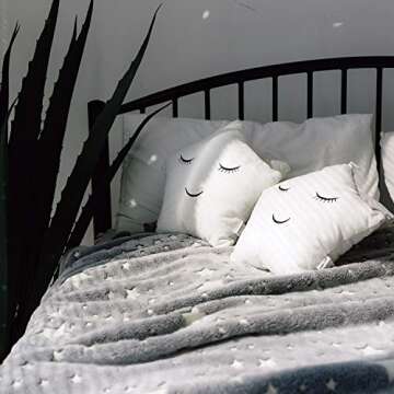 FORESTAR Glow in The Dark Star Blanket for Boys, Soft Warm Furry Throw Blanket, Christmas Birthday Gifts for Kids and Toddlers, 50"×60" Gray Star