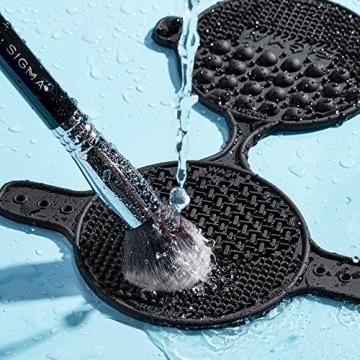 Sigma Beauty Palmat Makeup Brush Cleaner Ideal for Travel