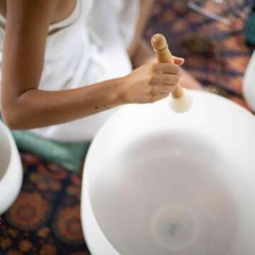 ALIOTH 8 inch A Note Third Eye Chakra Frosted Quartz Crystal Singing Bowl For Meditation and Sound Therapy