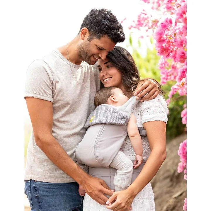 LÍLLÉbaby Complete All Seasons Carrier - Ergonomic & Versatile