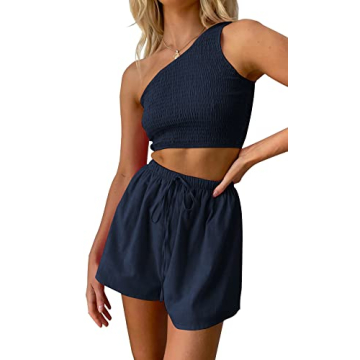 Stylish Summer Outfit Crop Top and High Waisted Shorts