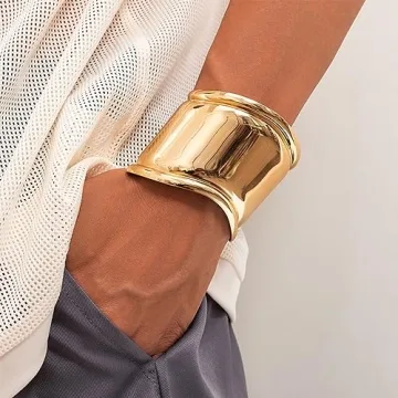 Stylish Gold Cuff Bracelet for Women – Elegant Gift Idea