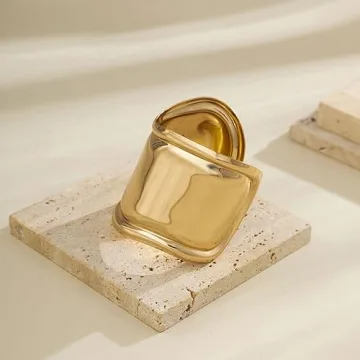 Stylish Gold Cuff Bracelet for Women – Elegant Gift Idea