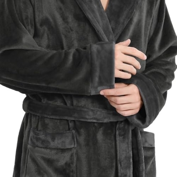 Luxury Men's Hooded Fleece Bathrobe for Cozy Comfort