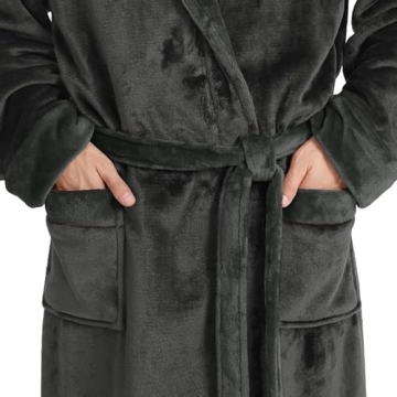 Luxury Men's Hooded Fleece Bathrobe for Cozy Comfort