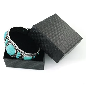 Exquisite Turquoise Heart Bracelet for Chic Occasions