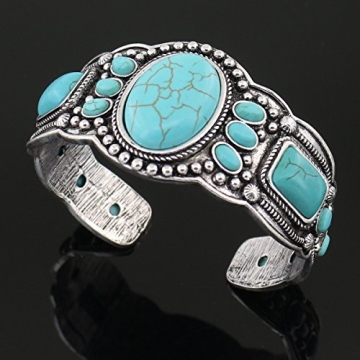 Exquisite Turquoise Heart Bracelet for Chic Occasions