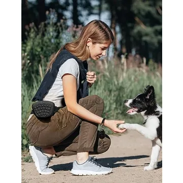 Gobeigo Dog Treat Pouch with Clicker for Effective Training