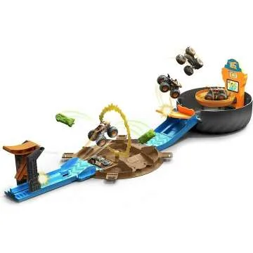 Hot Wheels Monster Trucks Stunt Tire Play Set