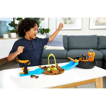 Hot Wheels Monster Trucks Stunt Tire Play Set