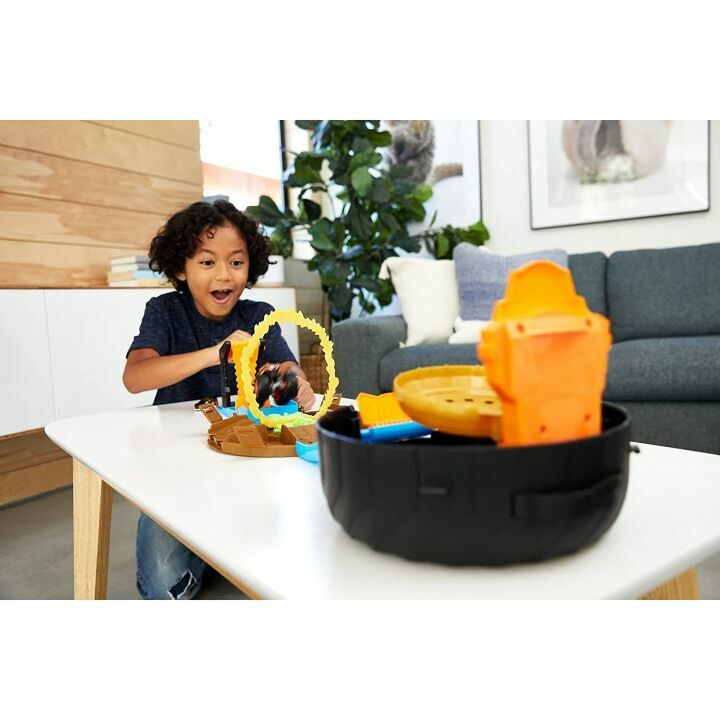 Hot Wheels Monster Trucks Stunt Tire Play Set