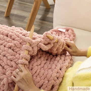Luxurious WESHIONGOO Chunky Knit Blanket Throw in Pink