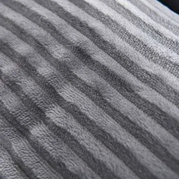 Amazon Basics Self-Warming Pet Bed for Cats and Dogs