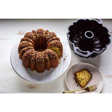 Lodge Legacy Fluted Cake Pan - Perfect Baking Experience