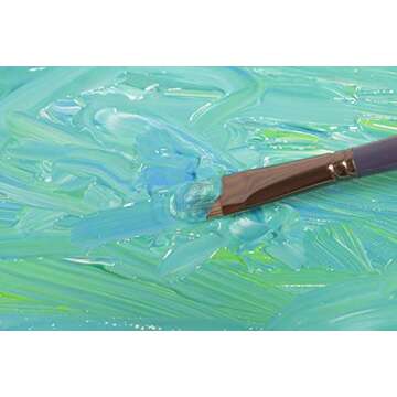 Mont Marte Premium Paint Brush Set 15 Piece, Includes 15 Different Brushes in a Roll Case with Magnetic Closure, Suitable for Watercolour, Acrylic and Oil Painting