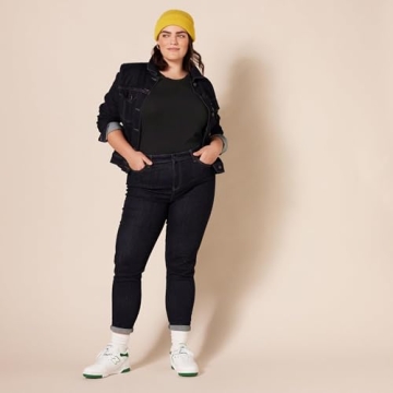 Amazon Essentials Women's Classic-Fit Long-Sleeve Crewneck T-Shirt (Available in Plus Size), Black, Small