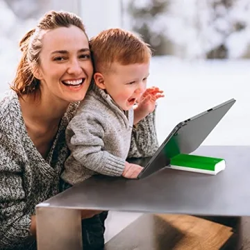 CLICK CLEAN Touchscreen Cleaner with Phone Stand