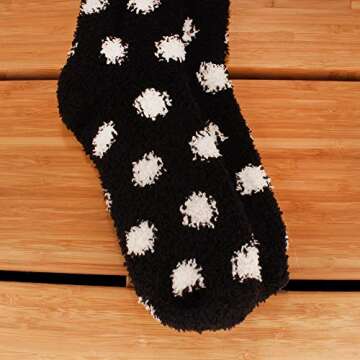 BambooMN Womens Fuzzy Knee High Polka Dots Socks - Black - 1 Pair