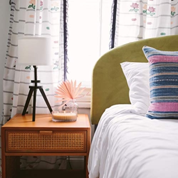 Bridgewater Candles Sweet Grace Scented Candle - Luxurious & Charitable