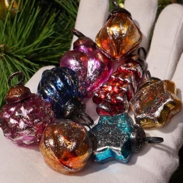 25 Vintage Christmas Ornaments for Joyful Holiday Celebrations