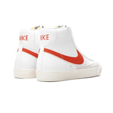 Nike Men's Basketball Shoe - Vintage Style and Comfort