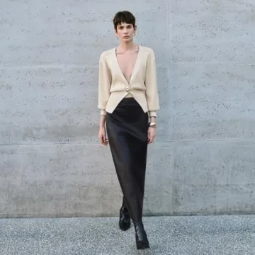 URBAN REVIVO Women Knitted Cardigans Long Sleeve V-Neck Lightweight Sweater One Leaf Button Down Outwear Beige, X-Large